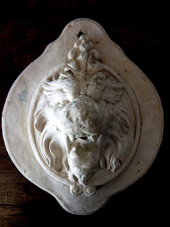 Lion Ornament (A1014)