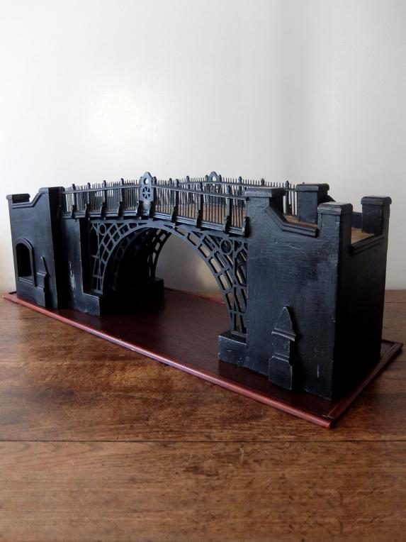 Architectural Model 【The Iron Bridge】 (A1222)