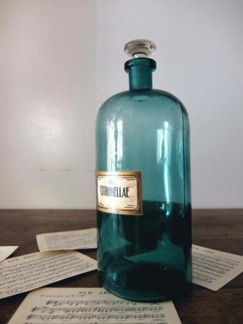 Medicine Bottle (I1114)