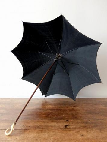 Antique Umbrella (A0321-01)
