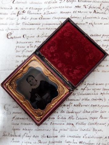 Daguerreotype Picture with Case (F0318)
