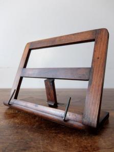 Wooden Book Stand (A0422)