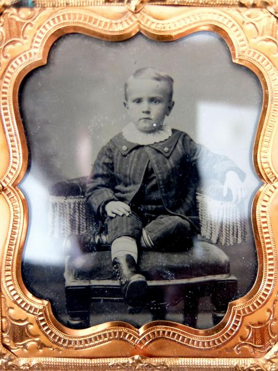 Daguerreotype Picture with Case (A0417)