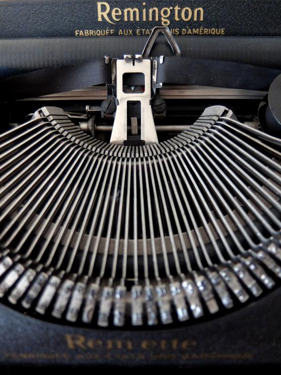 Typewriter (A0421)
