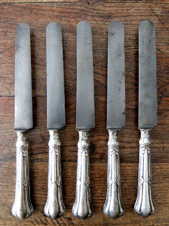 Knife (D0515)