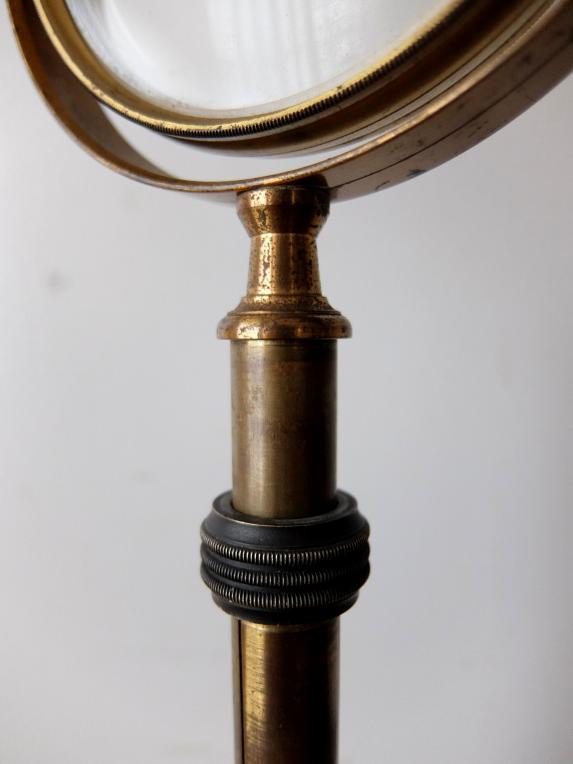 Magnifying Glass Stand (A0419)