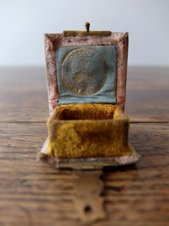 Antique Thimble Box (G0418-01)