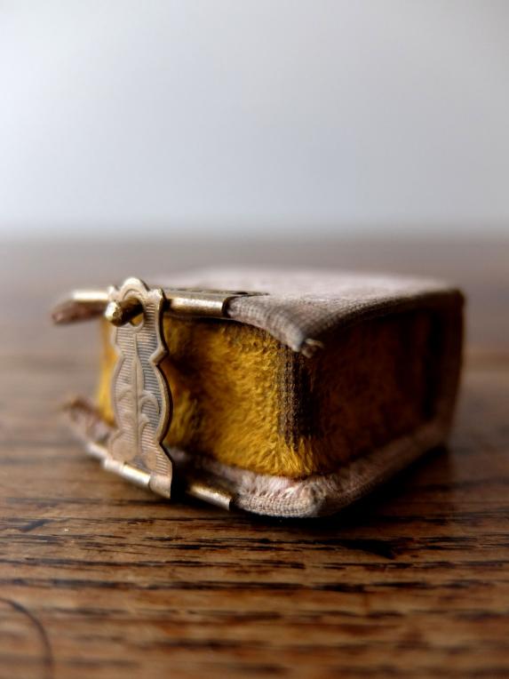 Antique Thimble Box (G0418-01)