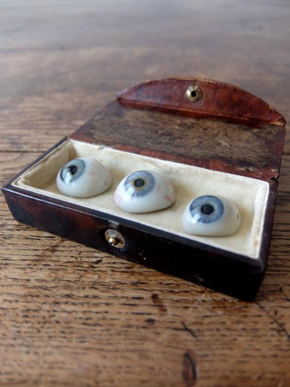 Prosthetic Glass Eyes with Box (A0517)