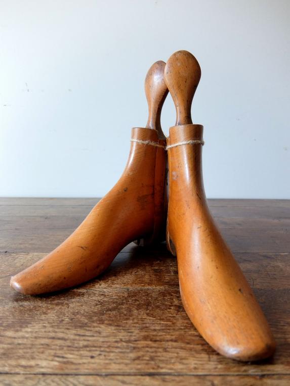 Pair of Shoe Trees (A0517)