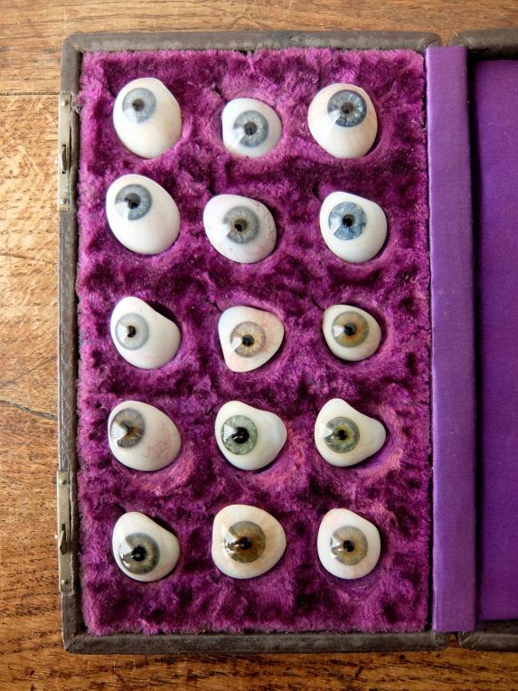 Prosthetic Glass Eyes with Case (15 pcs) (A0218)
