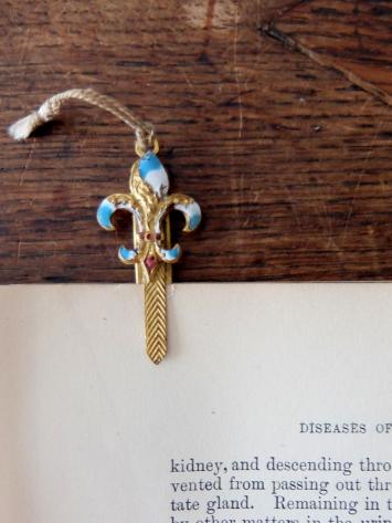 Antique Bookmark (A0620)