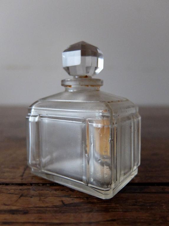 Perfume Bottle (G0620)