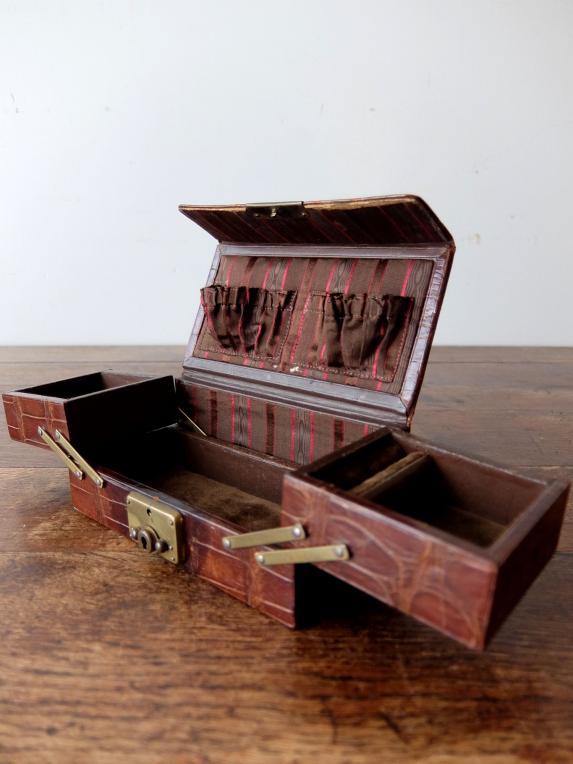 Antique Jewelry Case (B0619)