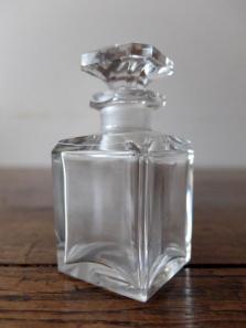 Perfume Bottle (H0620)