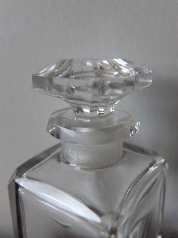 Perfume Bottle (H0620)