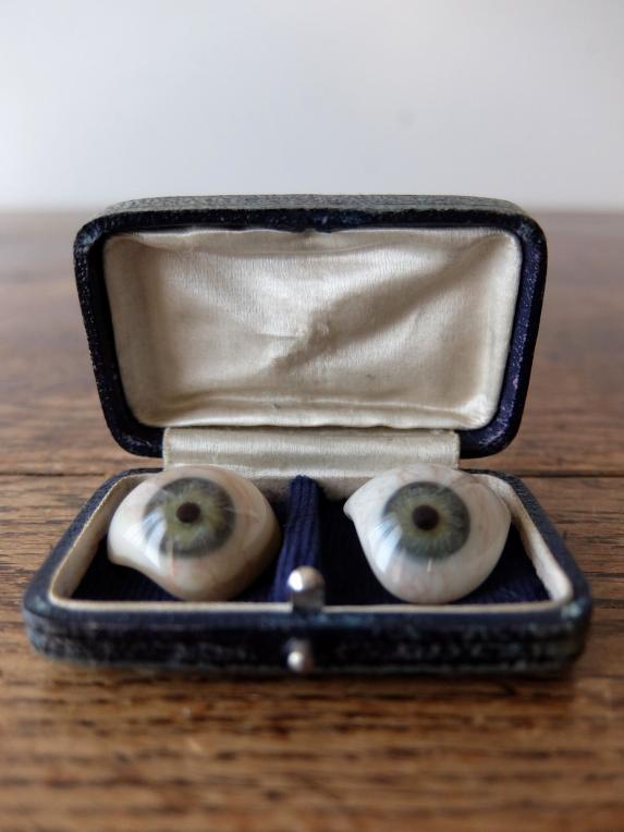 Prosthetic Glass Eyes with Box (A0917-02)