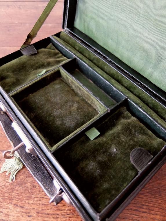 Antique Jewelry Case (A0619)