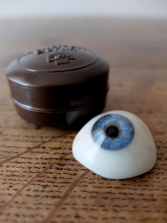 Prosthetic Glass Eyes with Case (A0717)