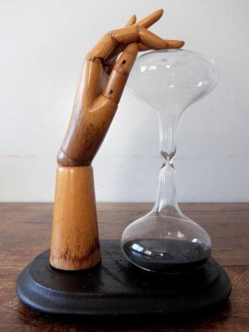 Sand Timer with Mannequin Hand (A0722)
