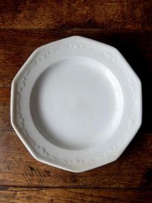 Wedgwood White Plate (A0716)