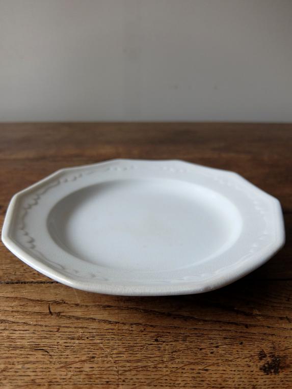 Wedgwood White Plate (A0716)