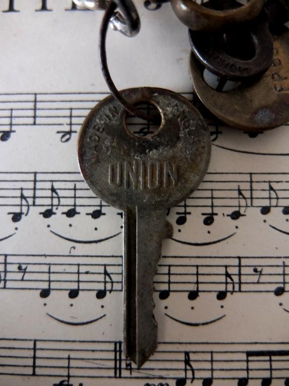Antique Key (C0814)