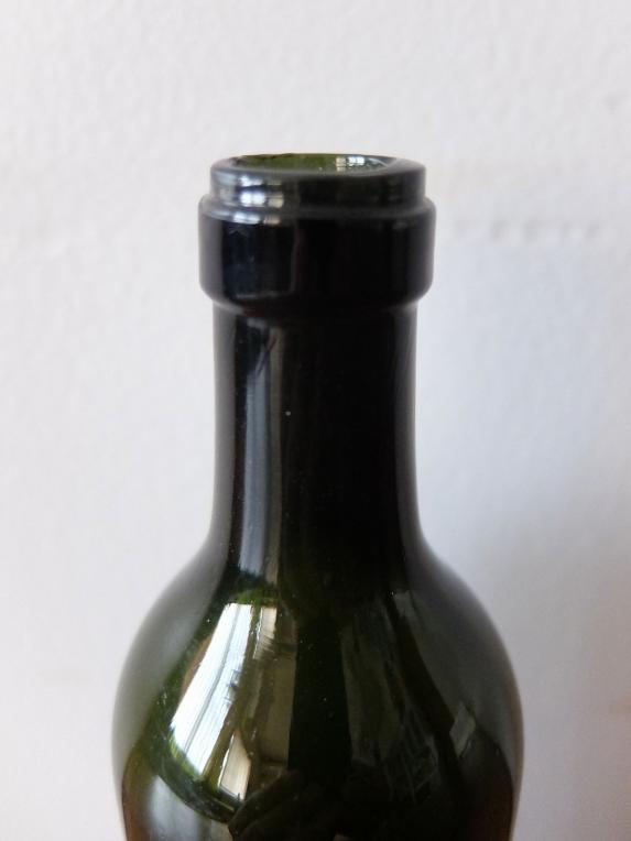 Antique Bottle (A0822)