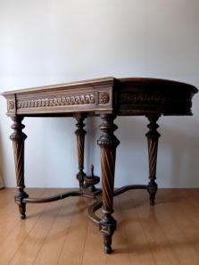French Table (A0516)