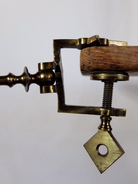 Adjustable Brass Holder (B0921)