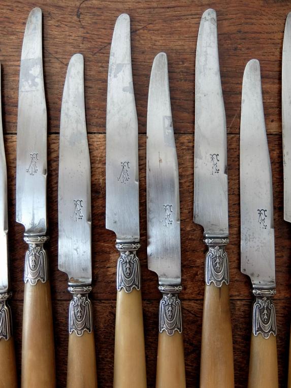 Knife (A1018)