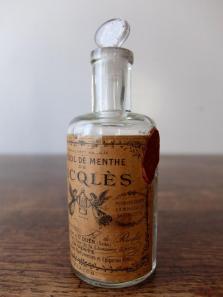 Medicine Bottle (A1019)