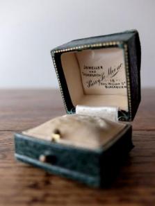 Antique Jewelry Box (D1017-01)