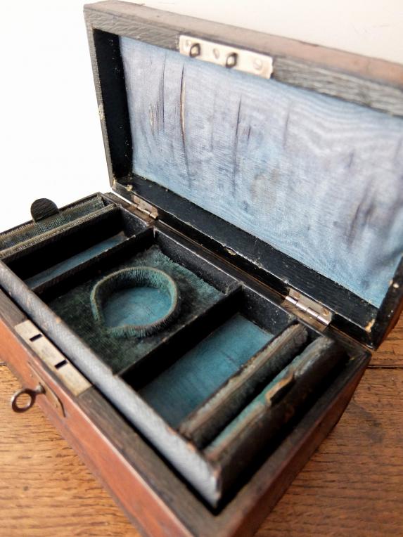 Antique Jewelry Case (F1018)
