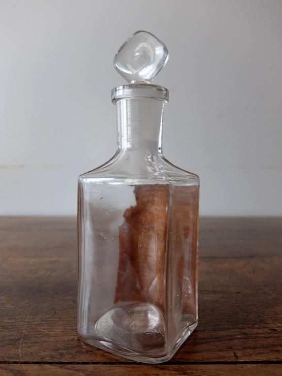 Perfume Bottle (F1020)
