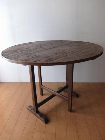 Folding Round Table (A0822)