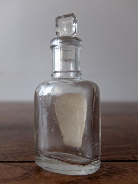 Perfume Bottle (B1120)