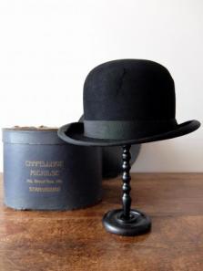 Hat with Box (A1120)