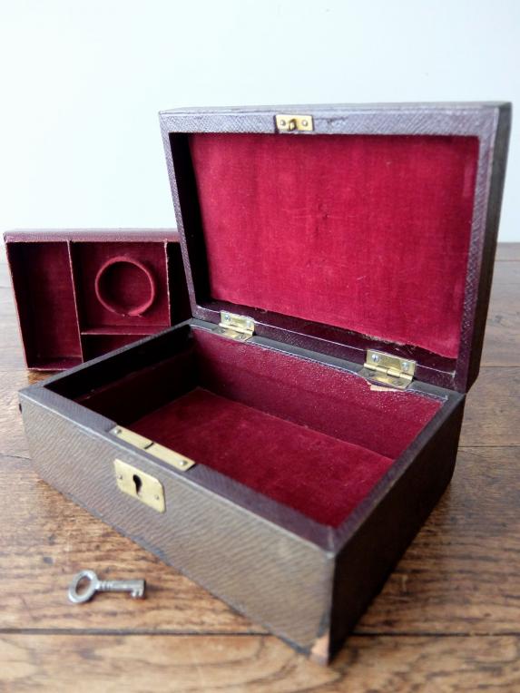 Antique Jewelry Case (C1018)