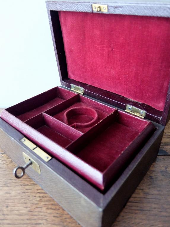 Antique Jewelry Case (C1018)
