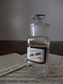 Medicine Bottle (A0114)
