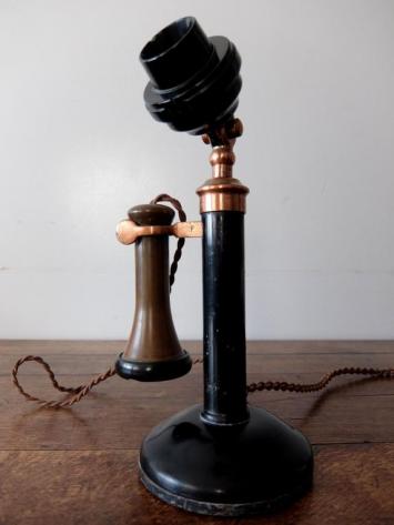 Antique Telephone (A1220)