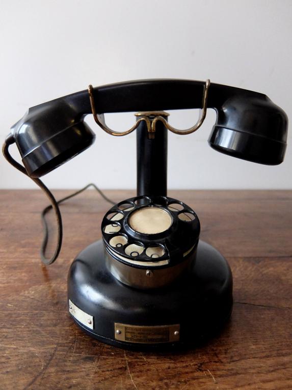 Antique Telephone (B1220)