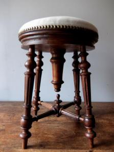 French Stool (A0916)